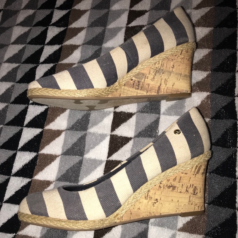 Striped Wedges - Picture 3 of 3